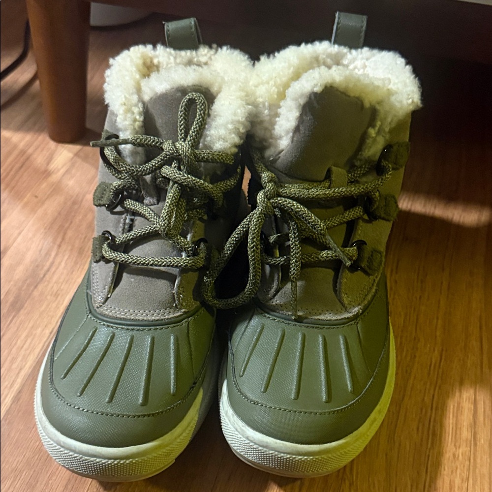 Nike womens  Olive and Cream Snow Boots